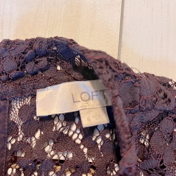 LOFT Burgundy Lace with Black Tie Sleeves Ann Taylor Holiday Christmas Blouse - Picture 7 of 7